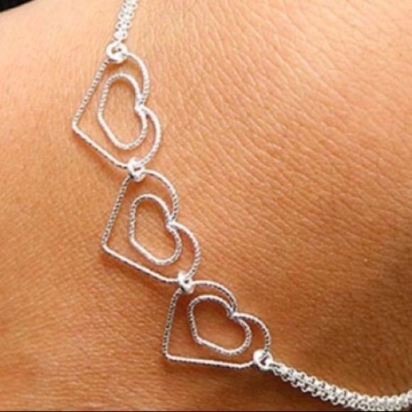 Dainty Hearts - Picture 2 of 2